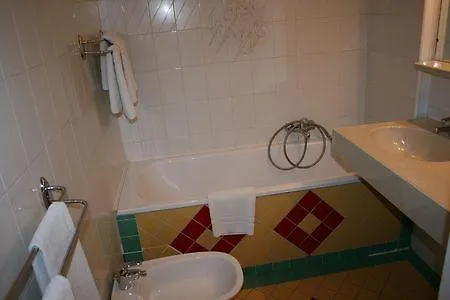 فندق Aiglon مينتون
